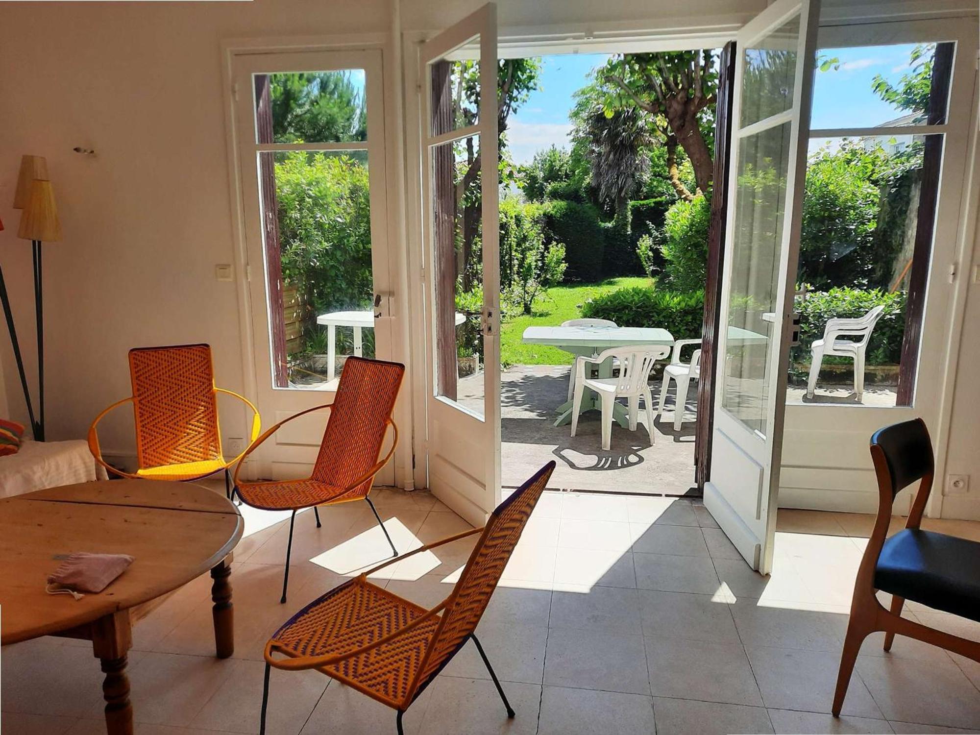Hébergement de vacances Maison Familiale Renovee Pour 13 Pers. A Royan, Proche - Fr-1-494-204